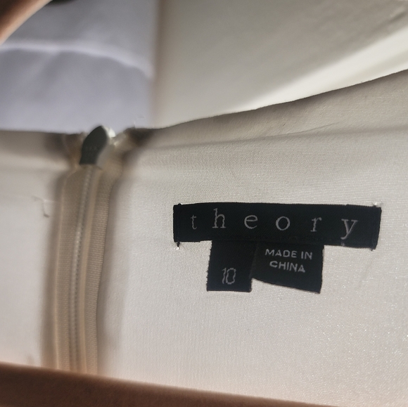 Theory silk jumpsuit size 10 fits like 8 - Picture 12 of 13